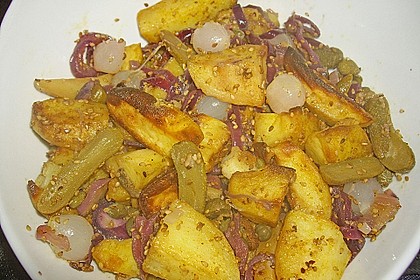 Würziger Kartoffelsalat mit Dressing (Bild)