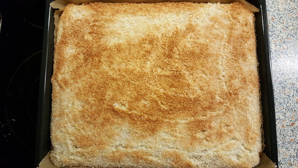 Kokoskuchen vom Blech von irina | Chefkoch