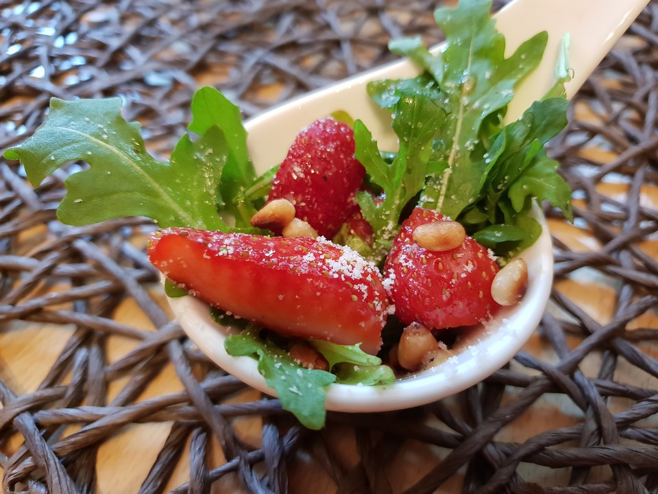 Basilikum-Rucolasalat mit Erdbeeren von Koelkast | Chefkoch