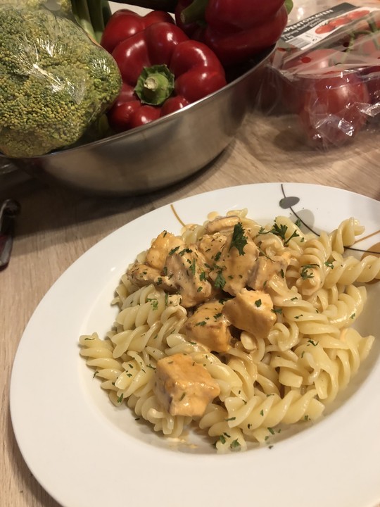 Lachs-Sahnesoße zu Nudeln von Angel_Kessy | Chefkoch