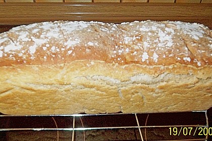 Hausgebackenes Brot (Bild)