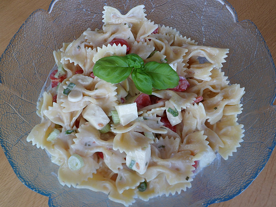 Leichter Nudelsalat mit Tomaten und Joghurt von adamiDS9 | Chefkoch.de