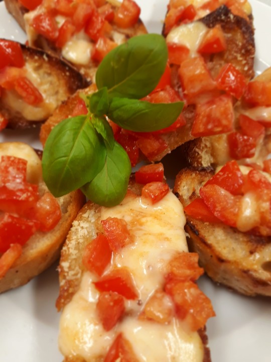 Crostini mit Tomaten und Mozzarella von Vinny | Chefkoch