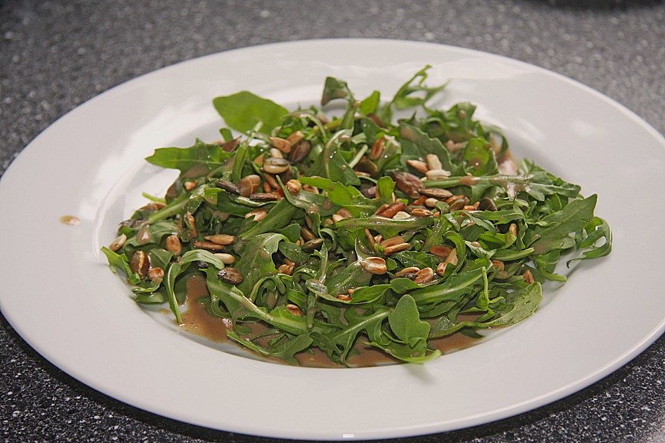 Klassischer Rucola Salat von goran | Chefkoch