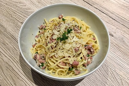 Italienische Carbonara-Sauce (Bild)
