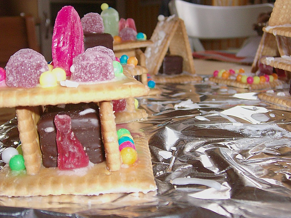 Hexenhaus aus Butterkeksen von SummerJune Chefkoch