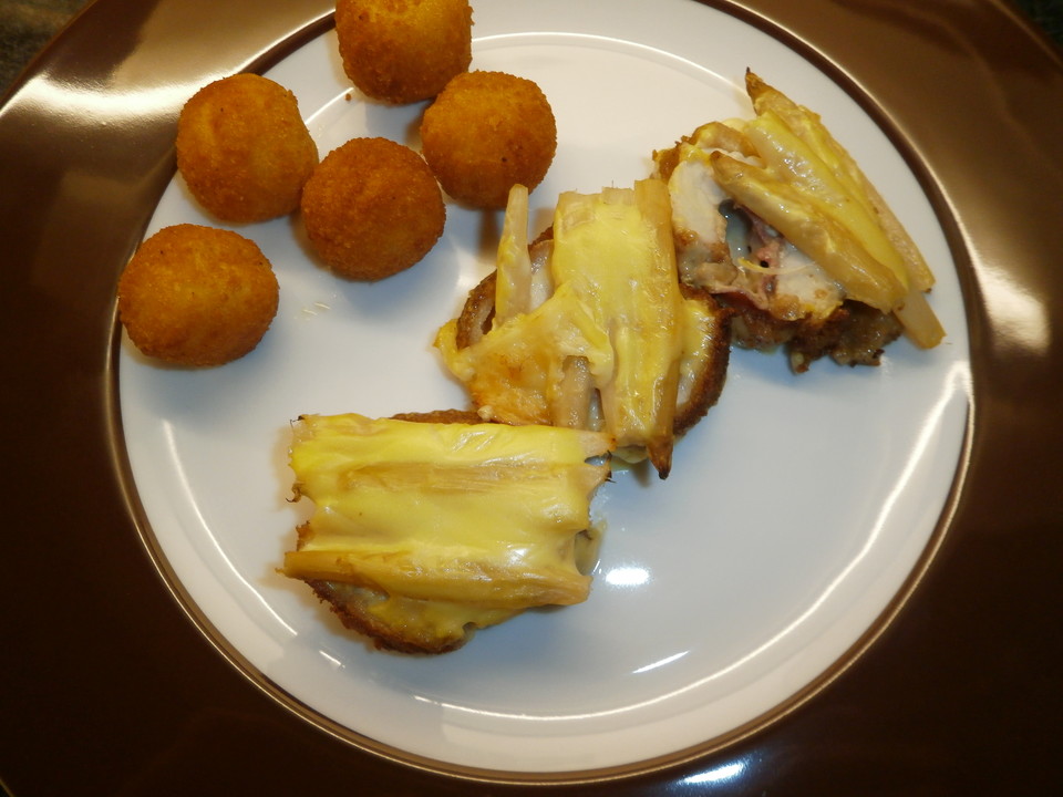 Schnitzel mit Spargel und Käse überbacken von Schnuti73 | Chefkoch