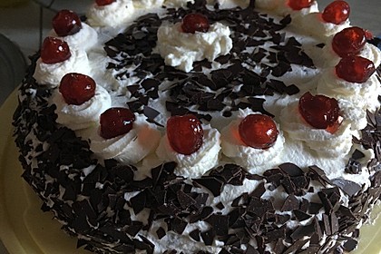 Schwarzwälder Kirschtorte 203