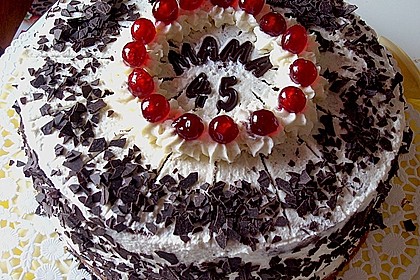Schwarzwälder Kirschtorte 319
