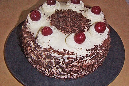 Schwarzwälder Kirschtorte 359