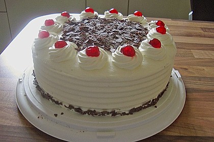 Schwarzwälder Kirschtorte 152