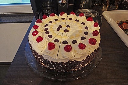 Schwarzwälder Kirschtorte 320