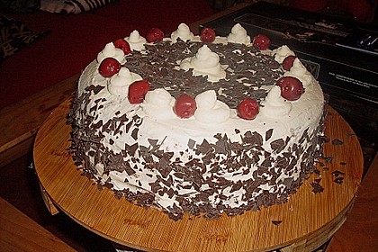 Schwarzwälder Kirschtorte 355