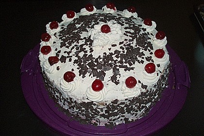 Schwarzwälder Kirschtorte 261