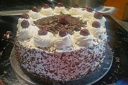 Schwarzwälder Kirschtorte 211
