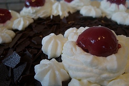 Schwarzwälder Kirschtorte 143