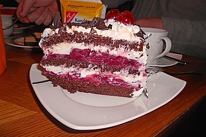 Schwarzwälder Kirschtorte 257
