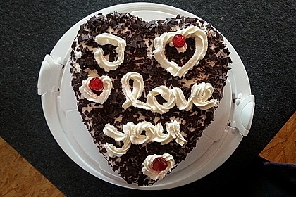 Schwarzwälder Kirschtorte 330