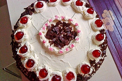 Schwarzwälder Kirschtorte 390