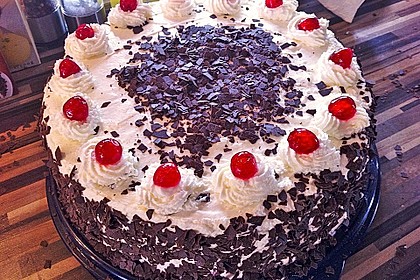 Schwarzwälder Kirschtorte 189