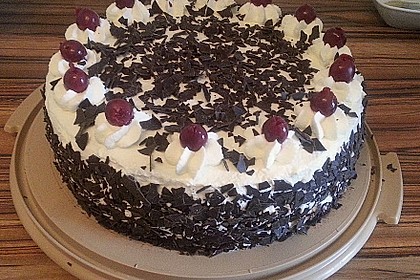 Schwarzwälder Kirschtorte 179