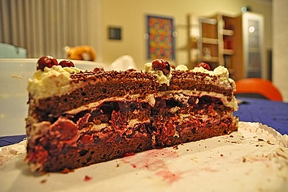 Schwarzwälder Kirschtorte 265