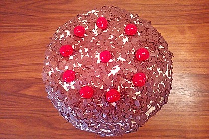 Schwarzwälder Kirschtorte 375