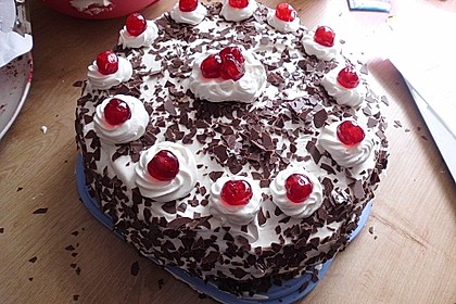 Schwarzwälder Kirschtorte 145