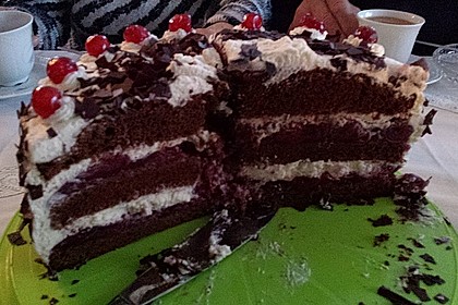 Schwarzwälder Kirschtorte 376