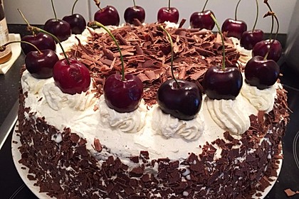 Schwarzwälder Kirschtorte 60