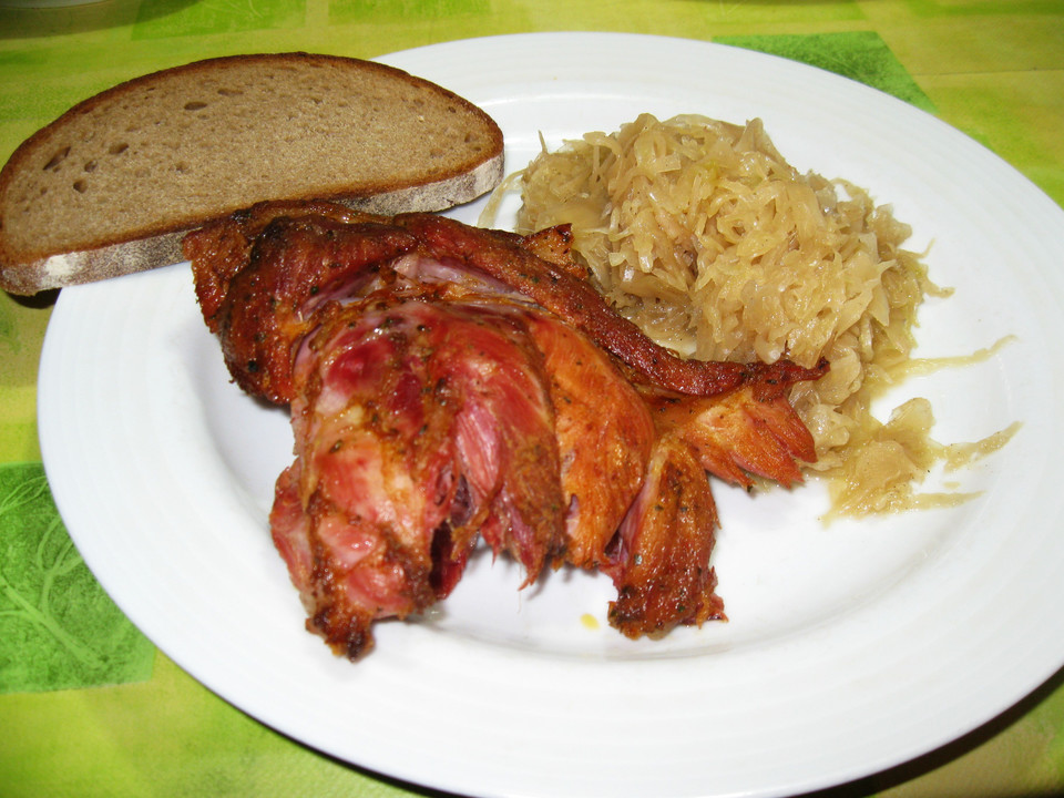 Schweinshaxe auf Sauerkraut von Frettsmum | Chefkoch