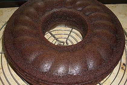 Schokoladenkuchen mit saurer Sahne (Bild)