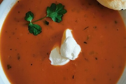 Cremige Tomatensuppe mit Kokosmilch (Bild)