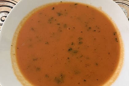 Cremige Tomatensuppe mit Kokosmilch (Bild)