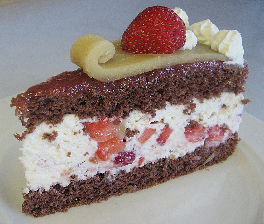 Erdbeer - Marzipan - Torte von liebeskeks | Chefkoch