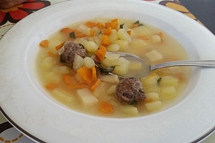 Russische Frikadellen - Suppe (Bild)