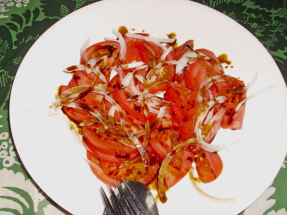 Tomaten - Zwiebel - Salat von tartuffo | Chefkoch