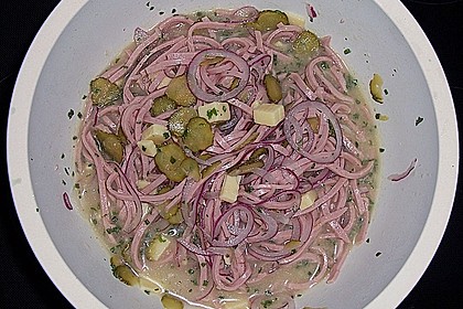 Scharf - saurer Wurstsalat (Bild)