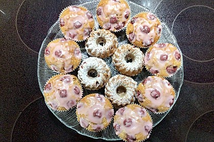 Rotwein - Muffins mit Kirschen (Bild)