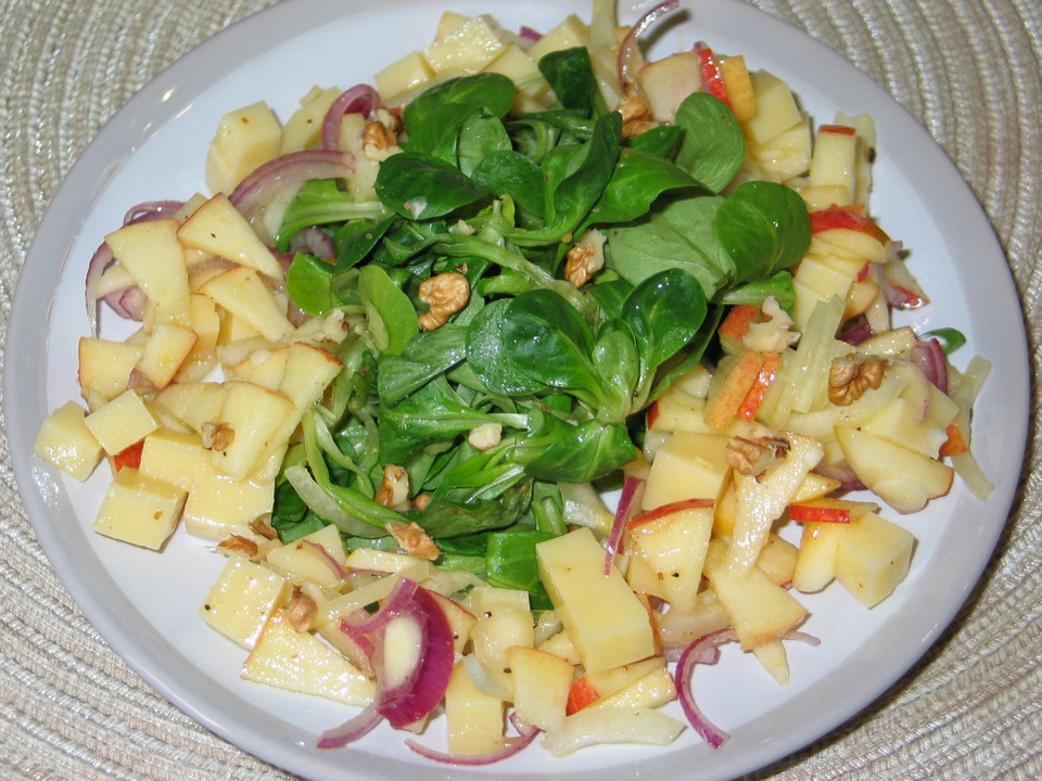 Apfel - Zwiebel - Käse - Salat von focus666 | Chefkoch