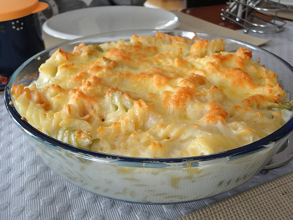 Rigatoni mit Bechamel - Sauce überbacken von carodelphin | Chefkoch