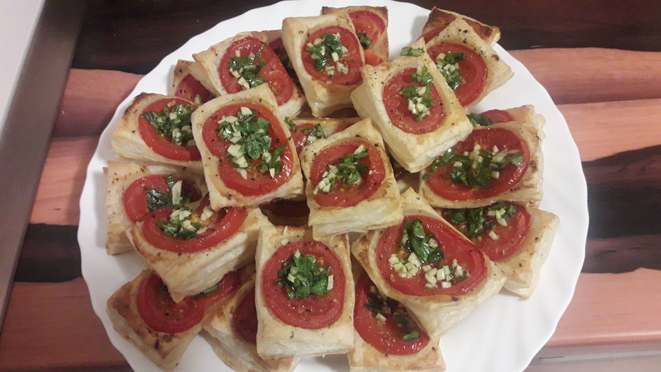 Blätterteig-Tomaten-Quadrate von KarinG | Chefkoch