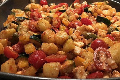 Mediterranes Ofengemüse mit Halloumi (Bild)