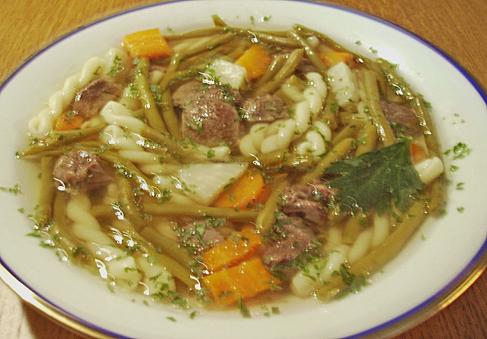Bohnen - Nudel - Suppe mit Rindfleisch von Schwalbe | Chefkoch