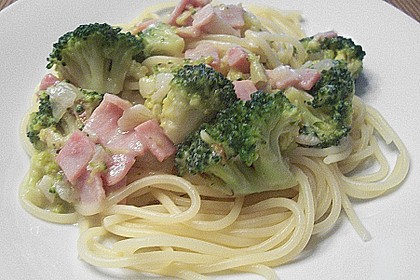 Spaghettini mit Schinken und Brokkoli (Bild)