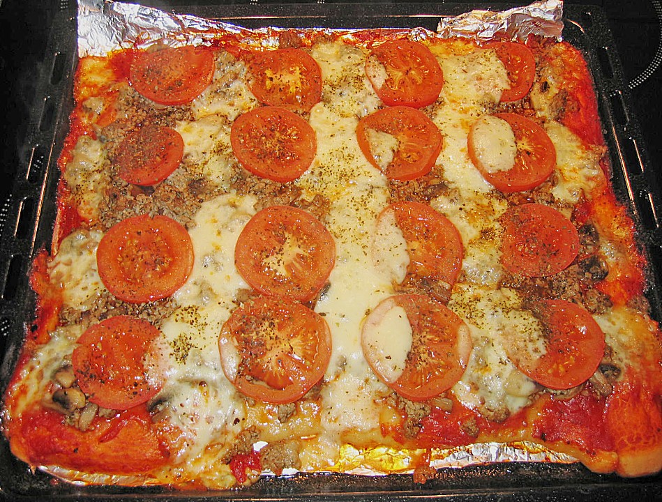 Tomaten - Hackfleisch - Kuchen vom Blech von annett-dm | Chefkoch