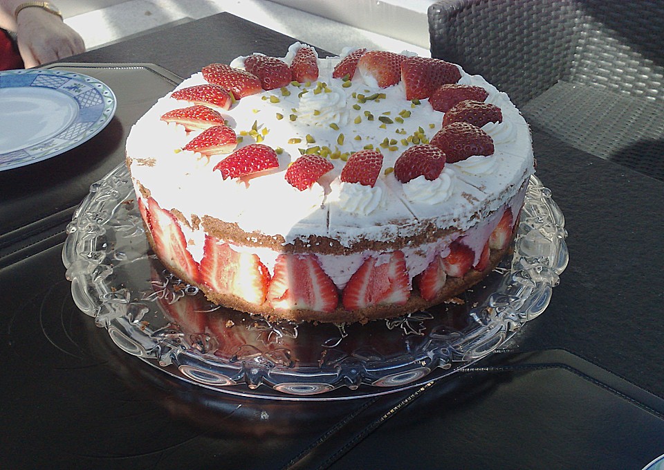 Erdbeer - Joghurt - Sahne - Torte von Patchine | Chefkoch