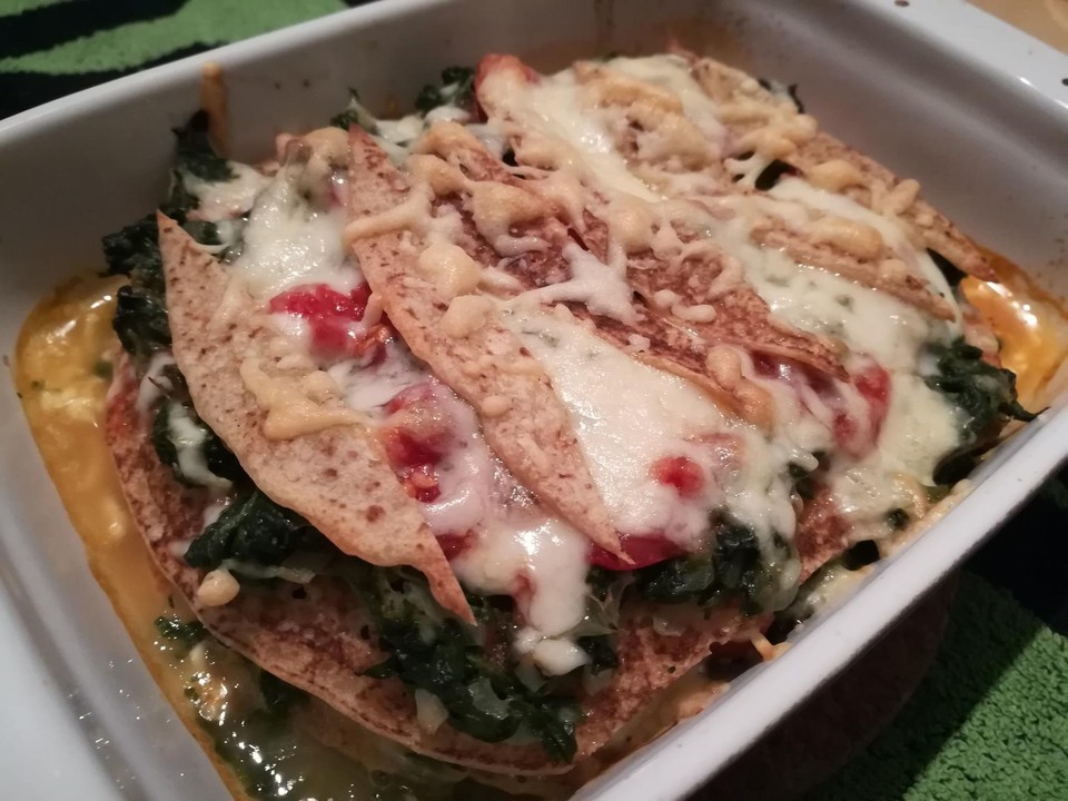 Pfannkuchen-Torte mit Spinat und Käse von Koelkast | Chefkoch