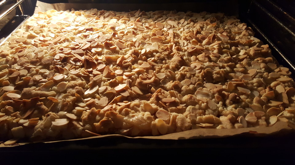 Kirsch - Streusel - Kuchen von Danimausi | Chefkoch
