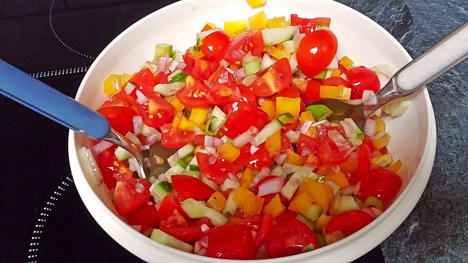 Zucchini - Tomaten - Paprika - Salat von pasiflora | Chefkoch